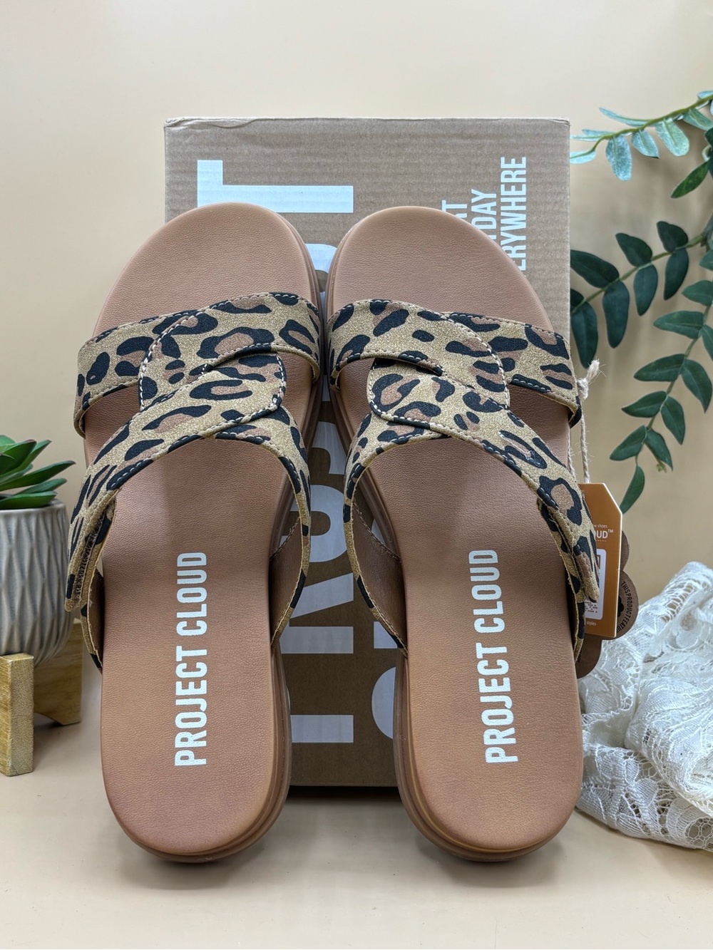 Project Cloud Nina Women’s 7.5 Leopard Print Comfort Slide Sandals NWT Box